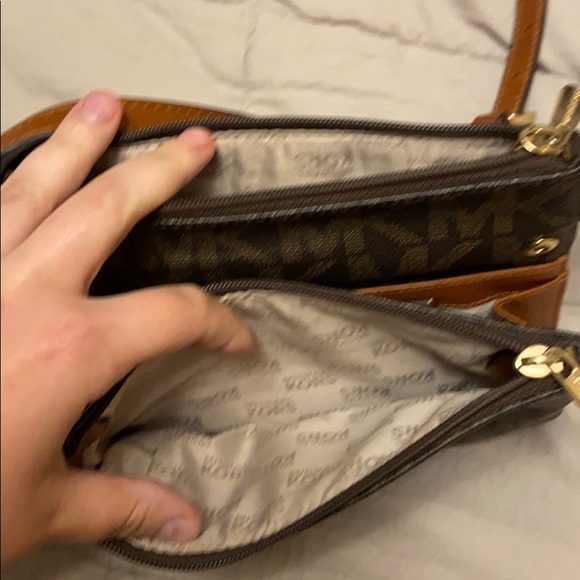 Michael Kors Crossbody Purse Monogram - Picture 5 of 7